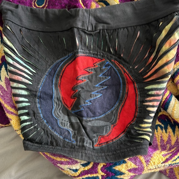 Grateful Dead SYF Festival Shorts - Picture 2 of 5